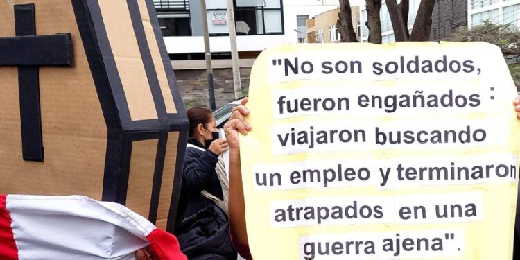 Engañados y heridos: El infierno de los peruanos reclutados por Rusia que sus familias exigen detener