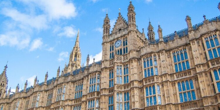 Rechazan eutanasia para enfermos terminales en parlamento del Reino Unido