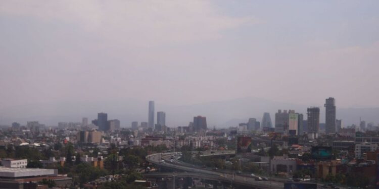La fase 1 de contingencia ambiental se prolonga en el Valle de México la mañana de este domingo