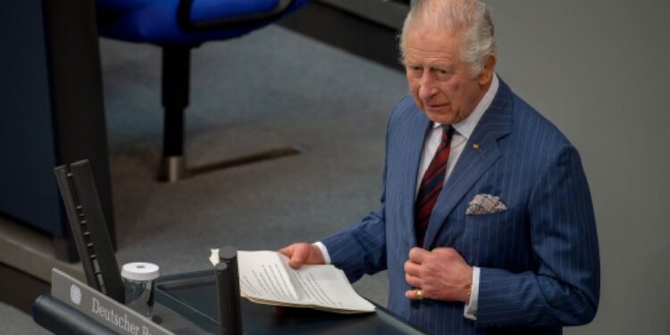 El rey de Inglaterra se reunirá con ejecutivos de empresas de IA tras advertencias sobre ralentizar su desarrollo