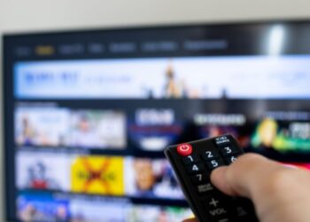 Monreal busca frenar el “goteo de precios” en plataformas digitales por cobros ocultos de hasta 89%