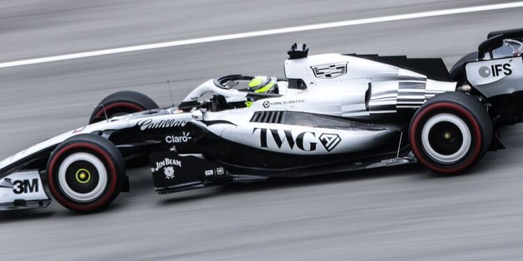Checo termina 19º y explica por qué la estrategia de Cadillac se vino abajo