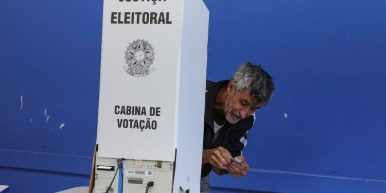Arrancan en Brasil las elecciones presidenciales