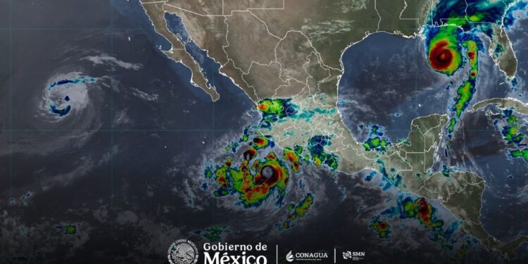 El huracán «Simón» toma fuerza y se convierte en categoría 2 mientras avanza a las costas de Jalisco